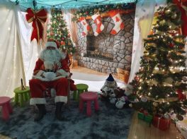 Santa 🎅 Arrives in Hamiltonsbawn PS 🎶 