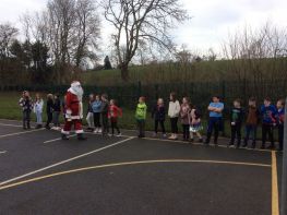 Santa Visits Hamiltonsbawn PS 