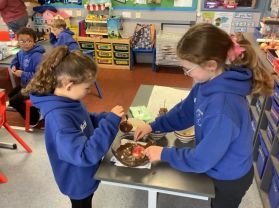 Making Chocolate Apples 🍎 Enjoyed by P5