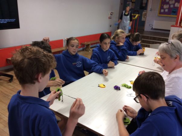 P7 - Learning how to sew