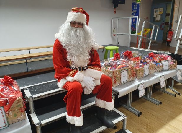 Santa wants YOU to win a Wonderful Christmas Hamper π π